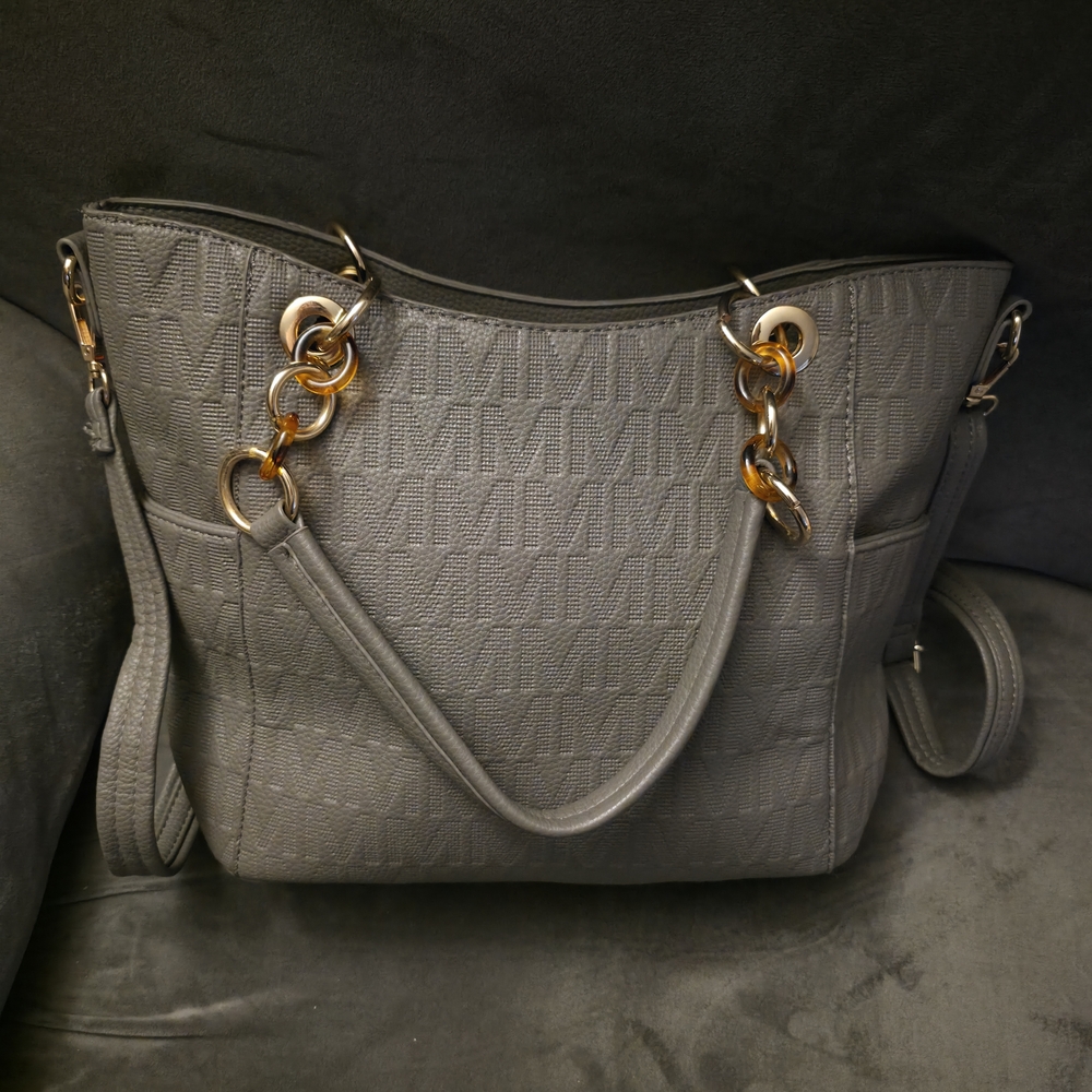 Elegant Pink and Gray Handbag - Picture 2 of 7
